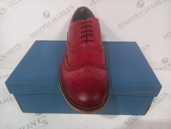 BOXED PAIR OF OSWIN HYDE LONDON LACE UP SHOES IN CHERRY SIZE 11