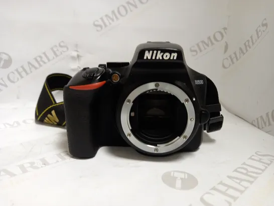 NIKON D3500 AF-P NIKKOR 18-55MM F/3.5-5.6G VR CAMERA