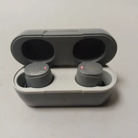 SET OF SKULLCANDY TWS EARBUDS