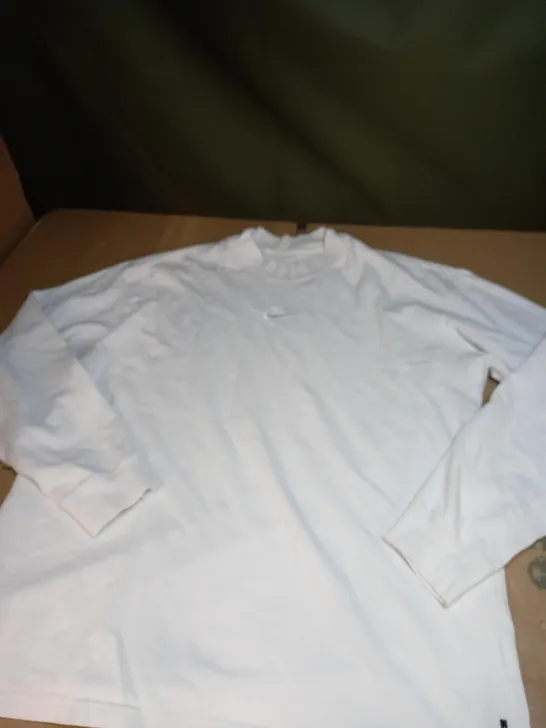 WHITE NIKE MAX 90 LONG SLEEVED SHIRT SIZE 