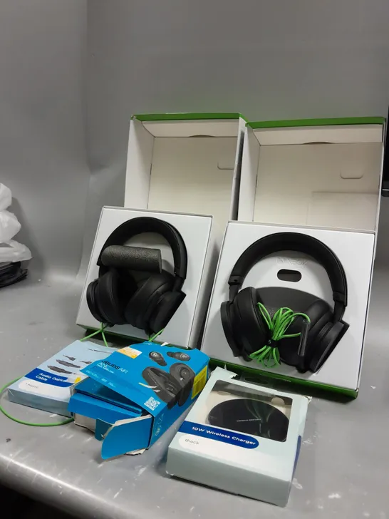 LOT OF FIVE ASSORTED ITEMS TO INCLUDE TWO XBOX STEREO HEADSET SERIES X/S , WIRELESS CHARGER ,ETC