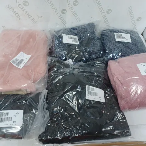 LARGE QUANTITY OF ASSORTED CLOTHING TO INCLUDE BLAZERS, TOPS, DRESSES, ETC