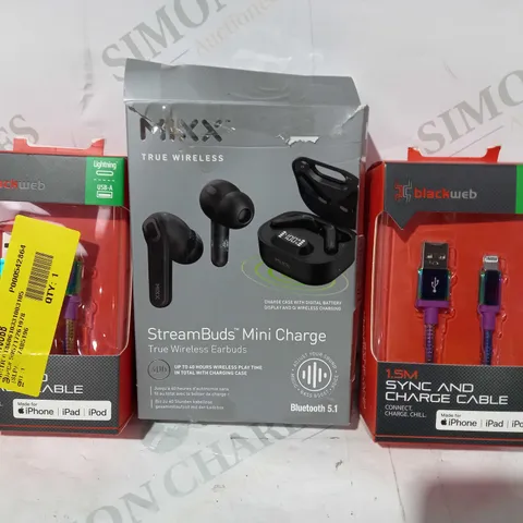 BOX OF APPROXIMATELY 20 ASSORTED ELECTRICAL ITEMS TO INCLUDE BLACKWEB SYNC AND CHARGE CABLE, MIXX STREAMBUDS MINI CHARGE TRUE WIRELESS EARBUDS, ETC