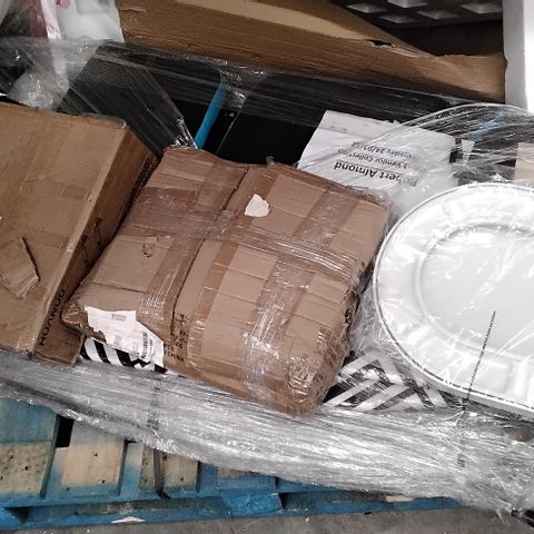 PALLET OF ASSORTED ITEMS INCLUDING EXERCISE BENCH, HUANUO MONITOR DESK MOUNT, TOILET SEAT WHITE, IRONING BOARD IN ZEBRA PATTERN