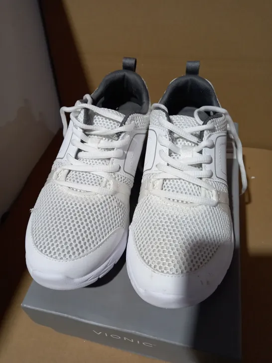 VIONIC DEVRA WHITE TRAINERS - SIZE 4.5