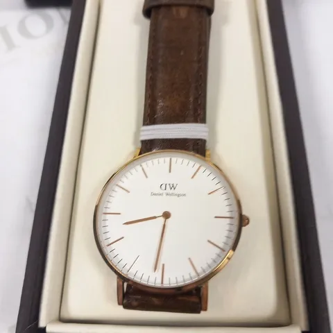 BOXED DANIEL WELLINGTON WRIST WATCH