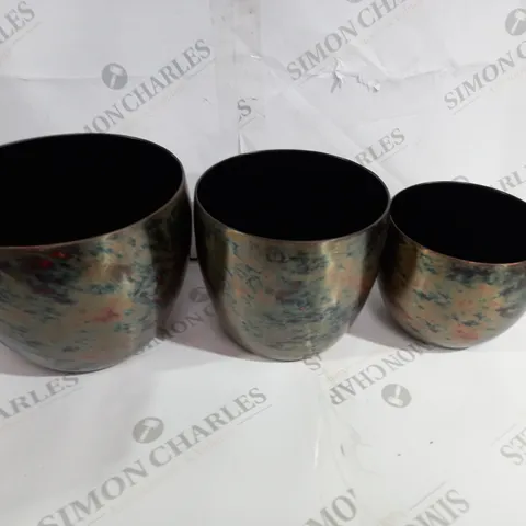 SET OF 3 PLANT POTS