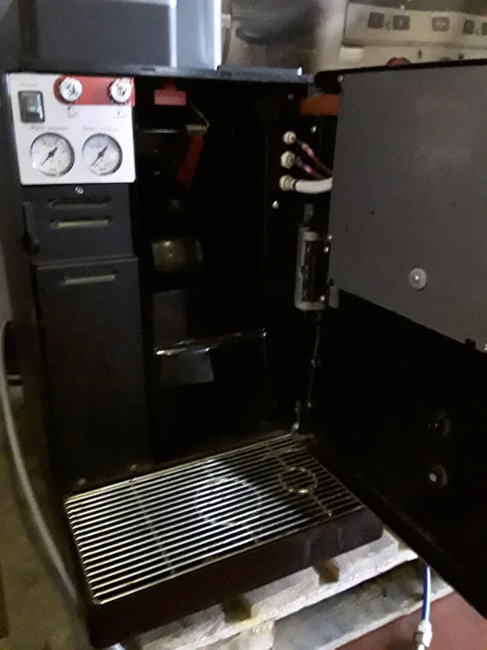 FRANKE FCS4067 BEAN TO CUP COFFEE MACHINE 