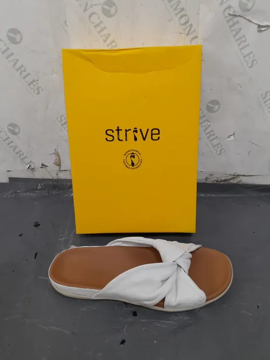 BOXED PAIROF STRIVE SICILY WHITE SANDAL UK 7 