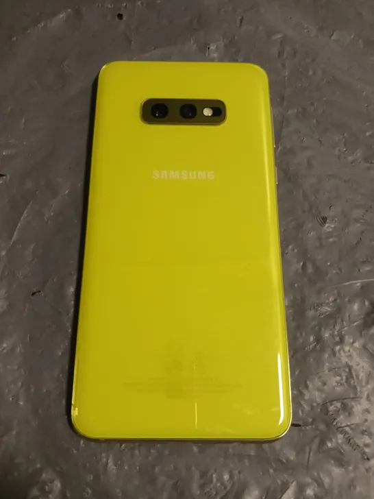 SAMSUNG GALAXY S10E SMARTPHONE 