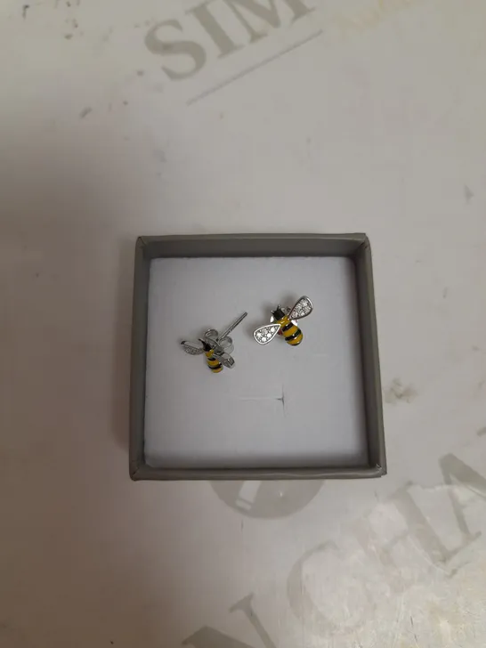 STRIACROFT BEE DESIGN STUD EARRINGS 