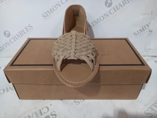 BOXED PAIR OF ASOS DESIGN WIDE FIT FRANCIS LEATHER WOVEN FLAT SANDALS IN TAUPE UK SIZE 6