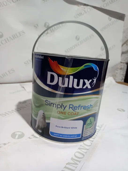 DULUX SIMPLY REFRESH ONE COAT PURE BRILLIANT WHITE MATT EMULSION PAINT 2.5L