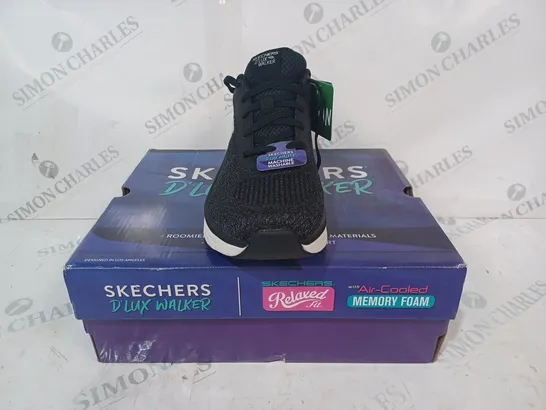 BOXED PAIR OF SKETCHER D'LUX WALKER TRAINERS IN BLACK SIZE 5