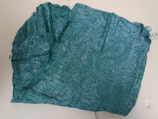 LOT OF 3 BRAND NEW DESTELLO GREEN SCARFS