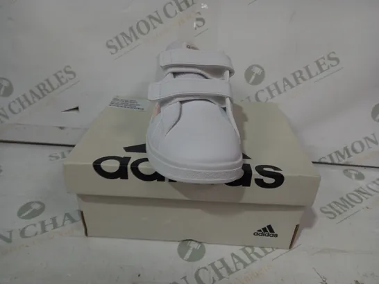 BOXED PAIR OF ADIDAS GRAND COURT 2.0 CFI KIDS SHOES IN WHITE UK SIZE 6.5