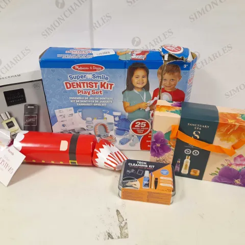 APPROXIMATELY 20 ASSORTED PRODUCTS TO INCLUDE; 18 PIECE HOLLY DINNER SET, SUPER SMILE DENTIST PLAY SET, TECH CLEANING KIT, SANCTUARY SPA YOUR MINI MOMENT, 25 MINUTES TO GLOW, PAMPER NIGHT AND DELICIOU