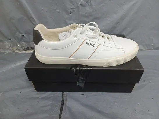 BOXED PAIR OF MENS HUGO BOSS TRAINERS SIZE 12