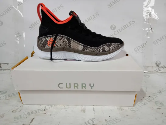 BOXED PAIR OF CURRY SNEAKERS IN BLACK/SNAKESKIN PATTERN/ORANGE UK SIZE 8