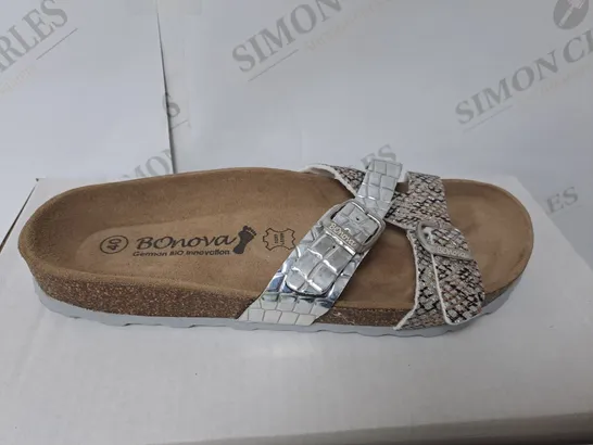 BOXED SILVER CROCODILE STRAP SANDLES SIZE 7