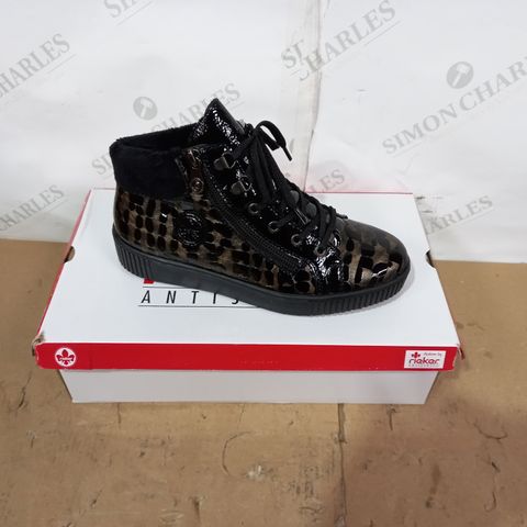 BOXED PAIR OF RIEKER HIGHTOPS - SIZE 38