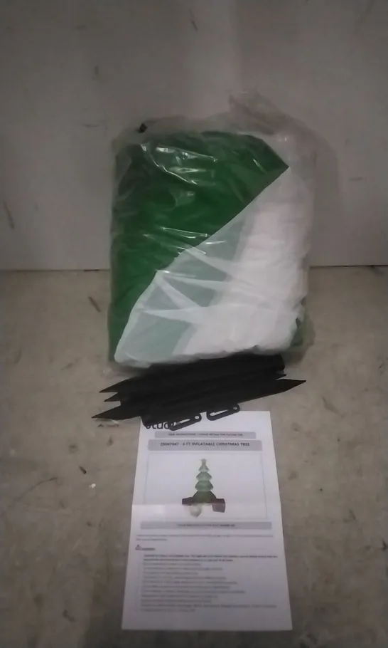 BOXED STUDIO 6FT INFLATABLE CHRISTMAS TREE 