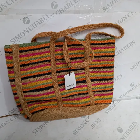 PULL&BEAR WOVEN HANDBAG