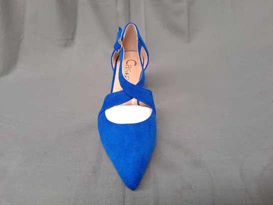 BOXED PAIR OF CASTAMERE POINTED TOE HEELED SHOES IN BLUE EU SIZE 35.5