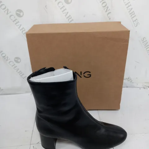 BOXED PAIR OF MNG HEELED ANKLE BOOTS IN BLACK SIZE UK 5