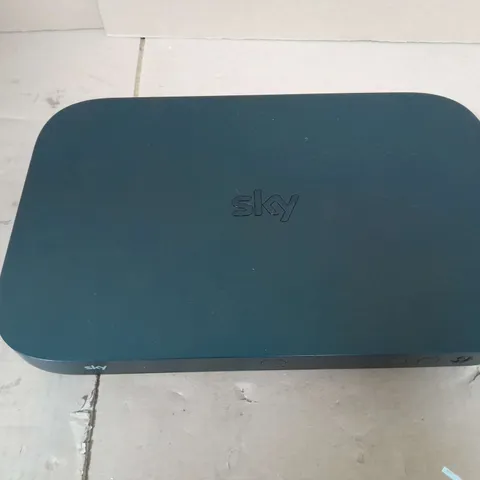 SKY Q DIGITAL BOX