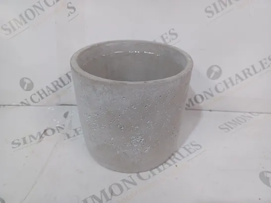 BOXED UNBRANDED CONCRETE FLOWER POT