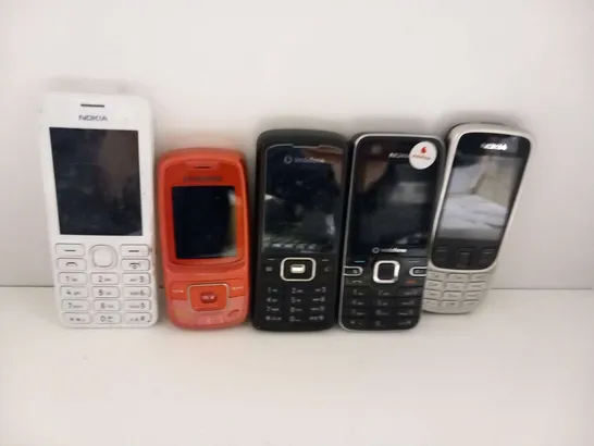 FIVE ASSORTED RETRO MOBILE PHONES