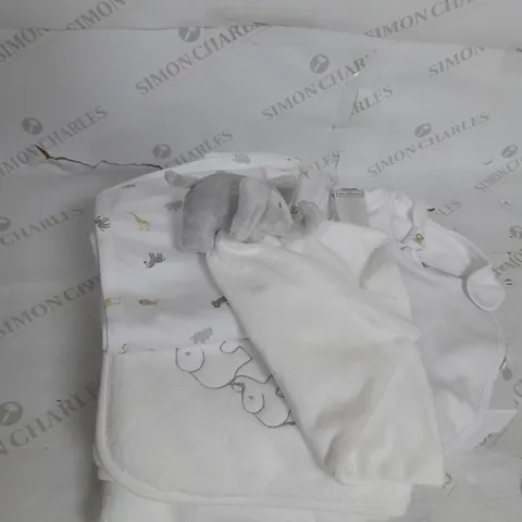 BOXED THE LITTLE WHITE COMPANY ANIMAL LUXURY BABY GIFTSET IN WHITE 3-6MONTHS