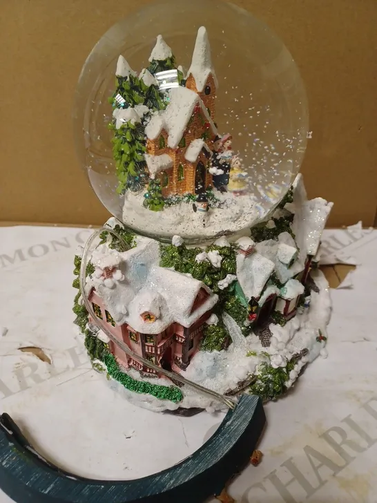 WERCHRISTMAS SCENE MUSICAL ANIMATED SNOW GLOBE