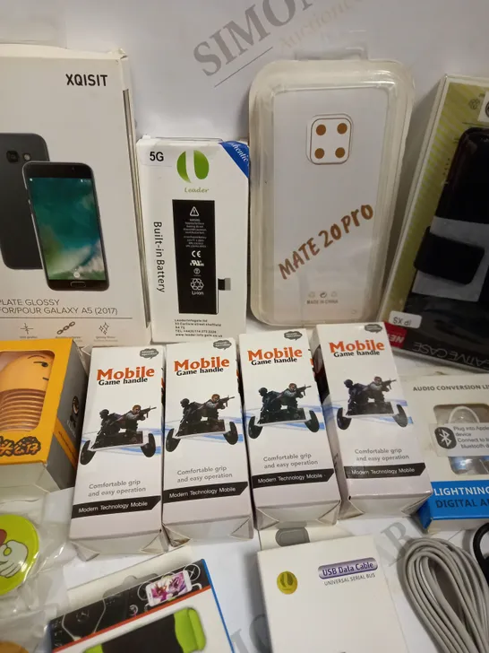 LOT OF APPROX 15 TO INCLUDE POP SOCKETS , SCREEN PROTECTOR FILM , ETC.