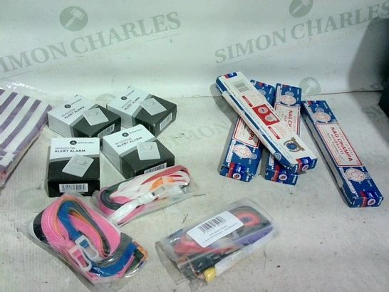 LOT OF APPROX. 20 ITEMS TO INCLUDE: PAPER SWEET BAGS, WINDOW ALERT ALARM, MIXED COLOURS LANYARDS
