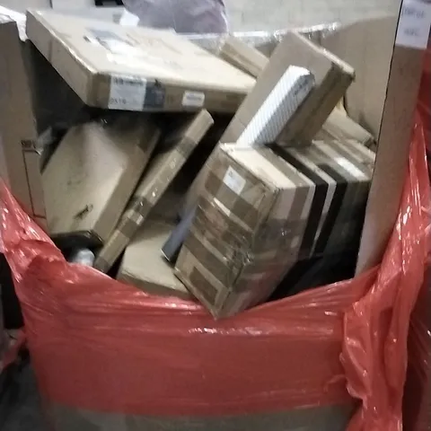PALLET OF ASSORTED ITEMS INCLUDING EAUTY MIRROR, TOILET SEAT, AND DEHUMIDIFIER ETC.