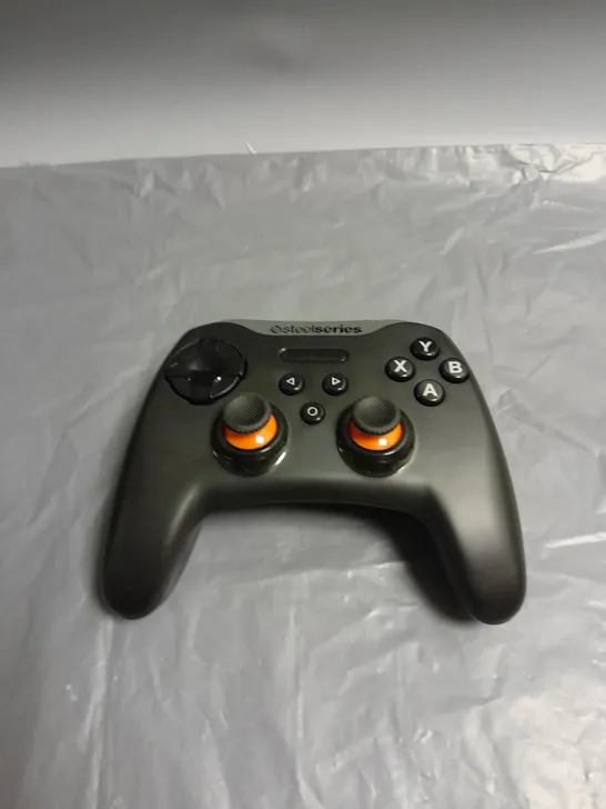 STEELSERIES STRATUS XL BLUETOOTH WIRELESS GAMING CONTROLLER FOR WINDOWS ANDROID