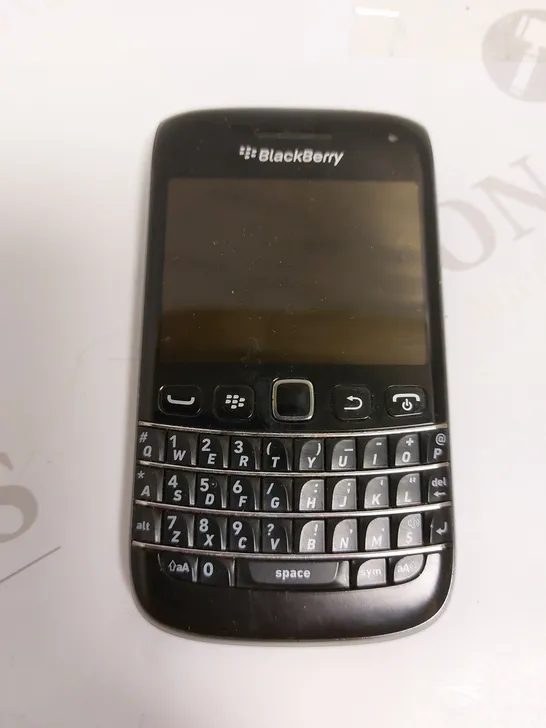 BLACKBERRY BOLD 9900 - BLACK