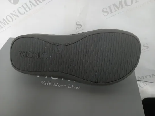 BOXED VIONIC FLUFF SLIPPER BLACKI SIZE 3