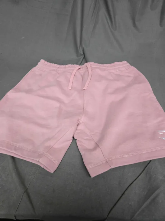 GYMSHARK CREST 7 SHORTS IN PINK - MEDIUM