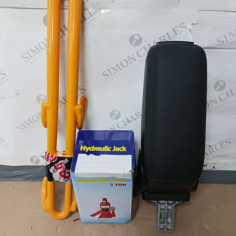  APPROXIMATELY 20 ASSORTED CAR ITEMS TO INCLUDE WHEEL LOCK - ARM REST AND 5 TON HYDRAULIC JACK  / COLLECTION ONLY 