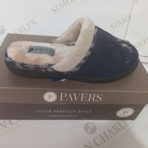BOXED PAIR OF PAVERS SLIPPERS IN NAVY UK SIZE 3