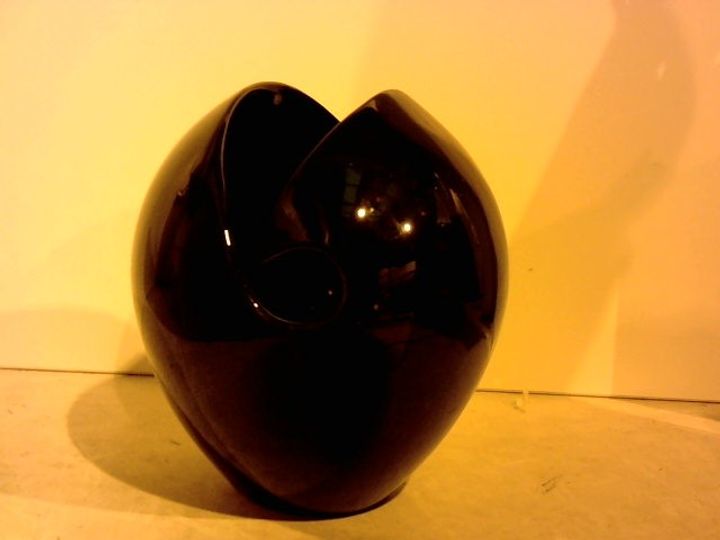 Lot 8824 KELLY HOPPEN VASE Simon Charles Auctioneers