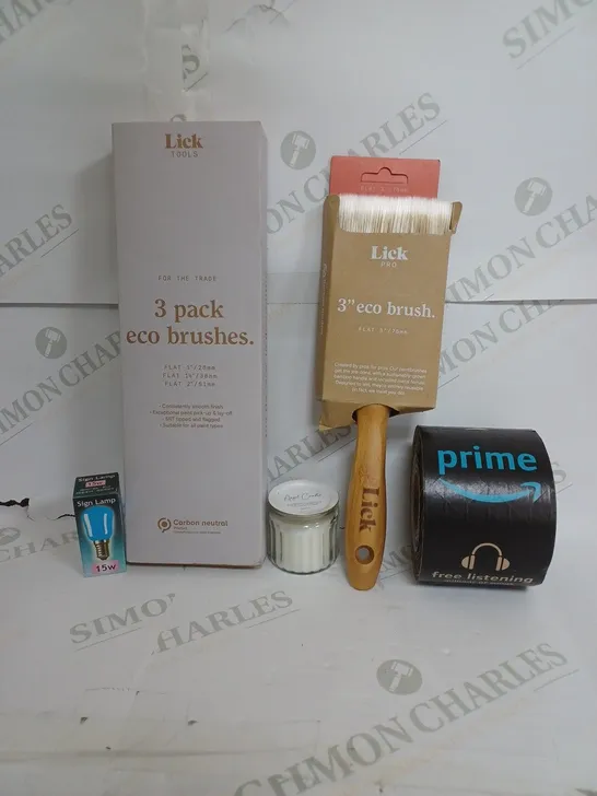 BOX OF APPROXIMATELY 20 ASSORTED ITEMS TO INCLUDE - LIKE PRO 3 ECO BRUSH - SIGN LIGHT - 3 PACK ECO BRUSHES ETC