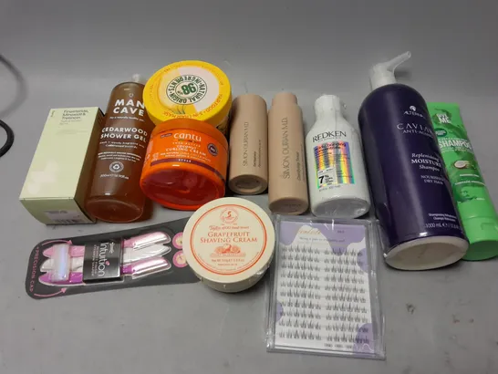 BOX OF APPROXIMATELY 15 COSMETIC ITEMS TO INCLUDE GRAPEFRUIT SHAVING CREAM, GIVEME SHAMPOO, AND MAN CAVE SHOWER GEL ETC. 