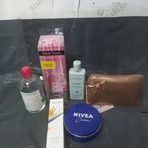 APPROXIMATELY 20 ASSORTED COSMETIC PRODUCTS TO INCLUDE TED BAKER COSMETICS BAG, NIVEA CREME AND TROPIC CLEANSER