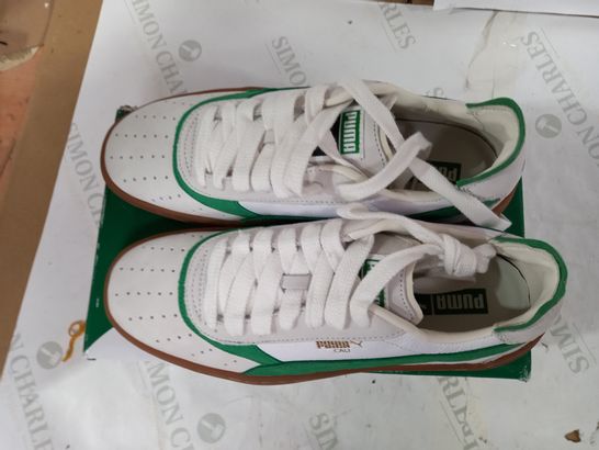 BOXED PAIR OF PUMA WHITE/GREEN CALI-O-VINTAGE TRAINERS - UK 6 1/2