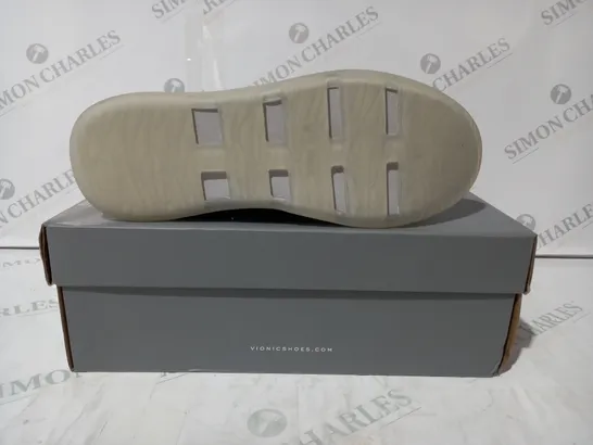 BOXED PAIR OF VIONIC SHOES IN GREY UK SIZE 7