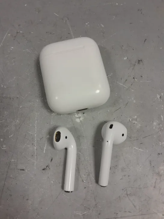 APPLE AIRPODS 2ND GEN WIRELESS EARPHONES 